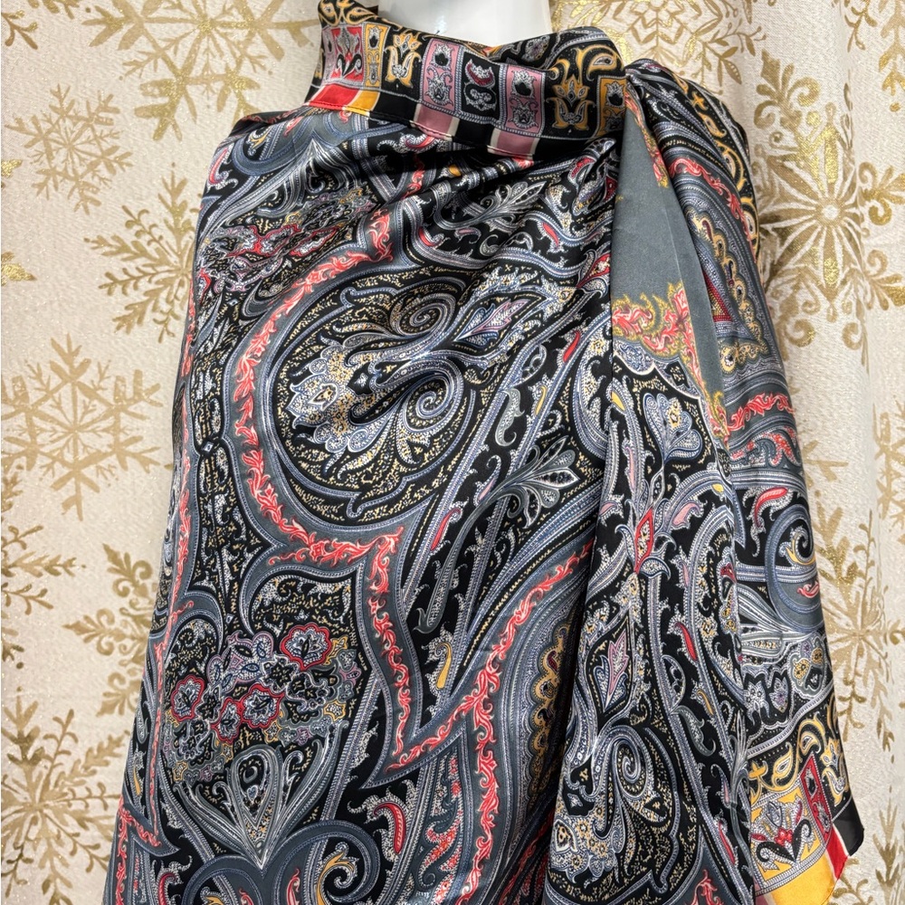 Elegant Basile  Scarf